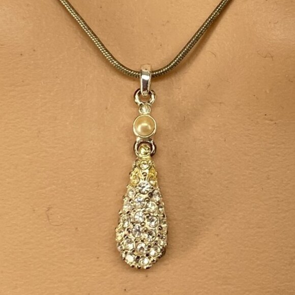 TEARDROP NECKLACE -- Faux Diamond, Teardrop Shape (360 Degr, Not Flat) Gold Tone - Picture 3 of 5